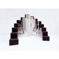 <a href=https://www.galeriegosserez.com/gosserez/artistes/loellmann-valentin.html>Valentin Loellmann </a> - Steps - 1x12